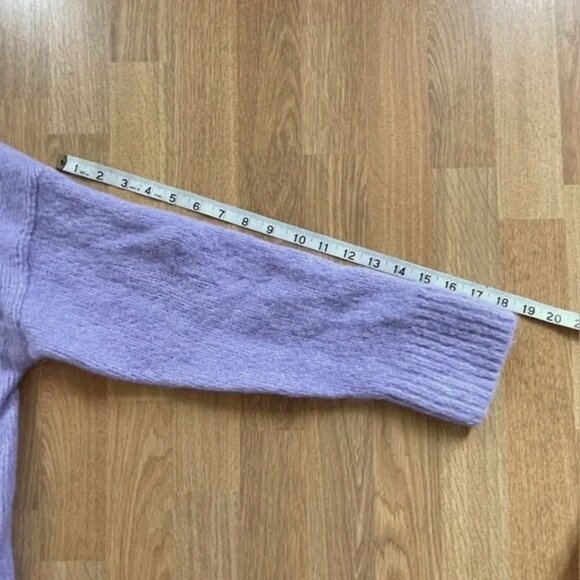 Banana Republic
Oversized Cowl-Neck
Tunic Sweater Lilac
51% Alpaca blend Sz XL - Picture 8 of 12